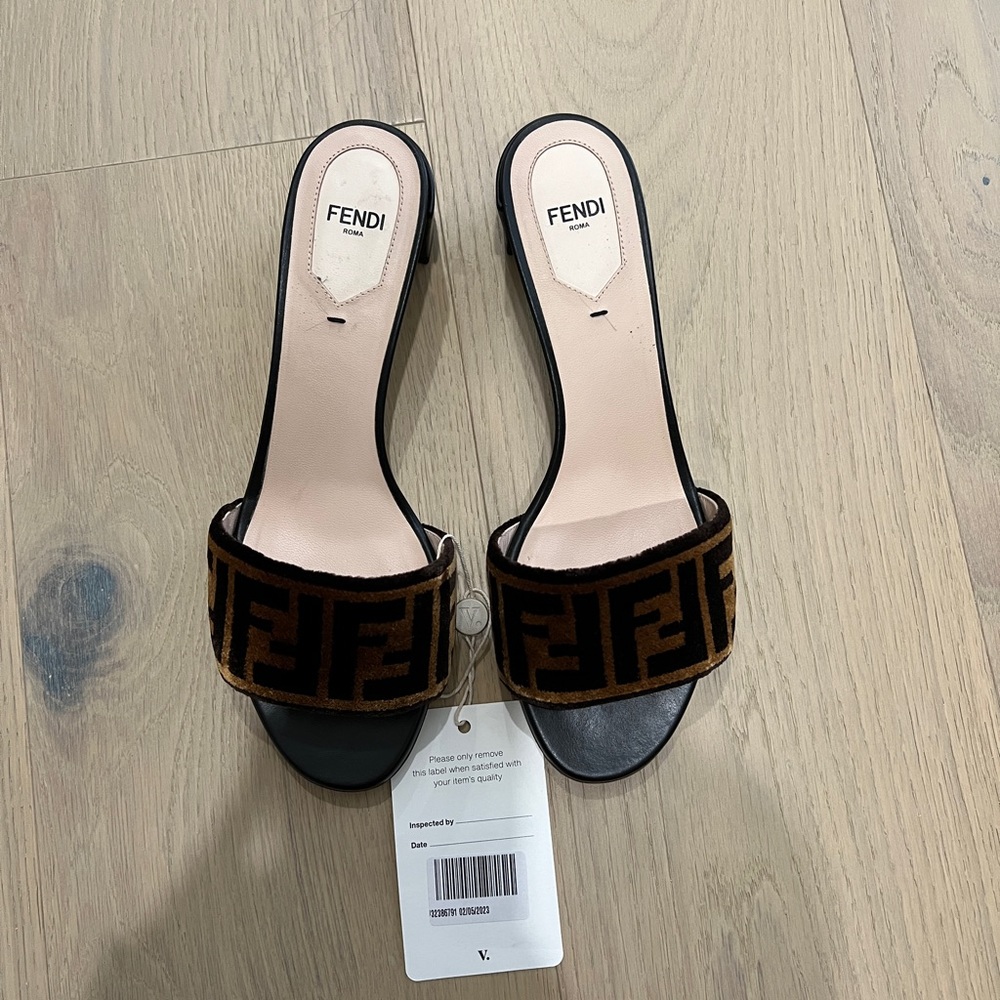 Fendi logo velvet mules
